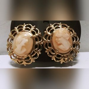 Vintage Cameo Earrings
